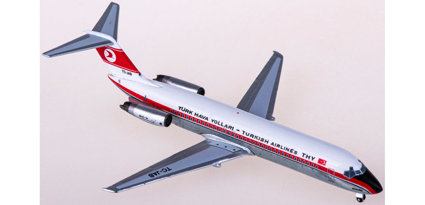 1:400 AeroClassics AC411149 Turkish Airlines McDonnell Douglas DC-9-32 TC-JAB Aircraft Model+Free Tractor