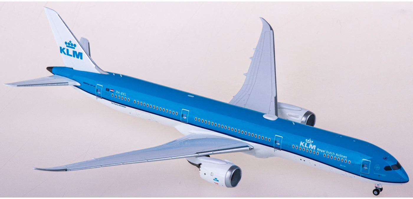 1:400 NG Models NG56013 KLM  Boeing 787-10 PH-BKL+Free Tractor