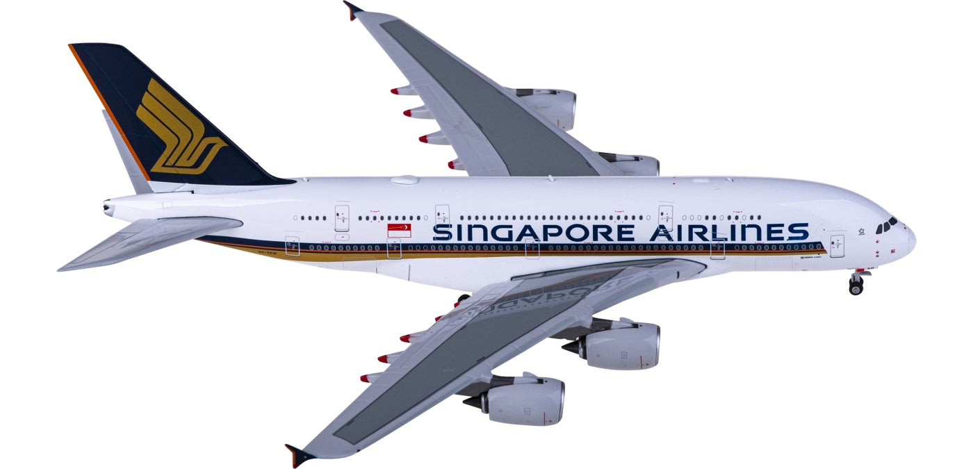 1:400 Phoenix PH04469 Singapore Airlines Airbus A380 9V-SKW+Free Tractor