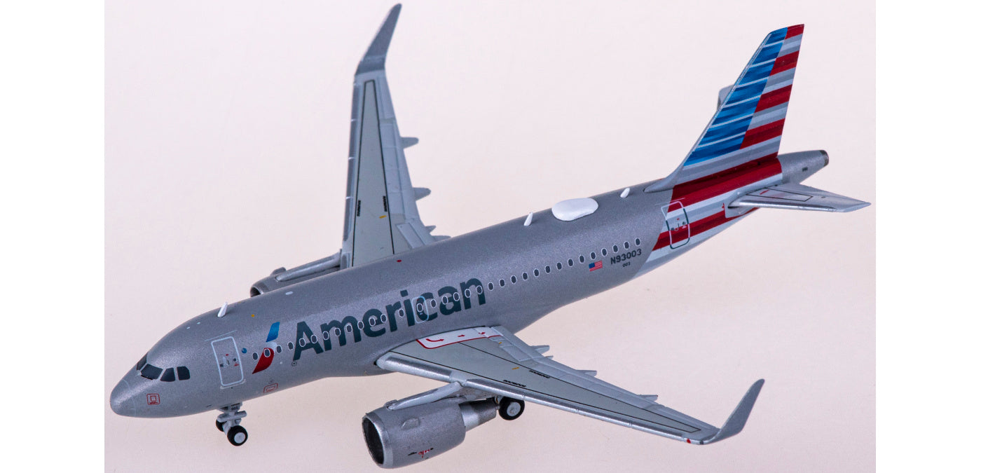 1:400 Geminijets GJAAL2084 American Airlines Airbus A319S N93003+Free Tractor