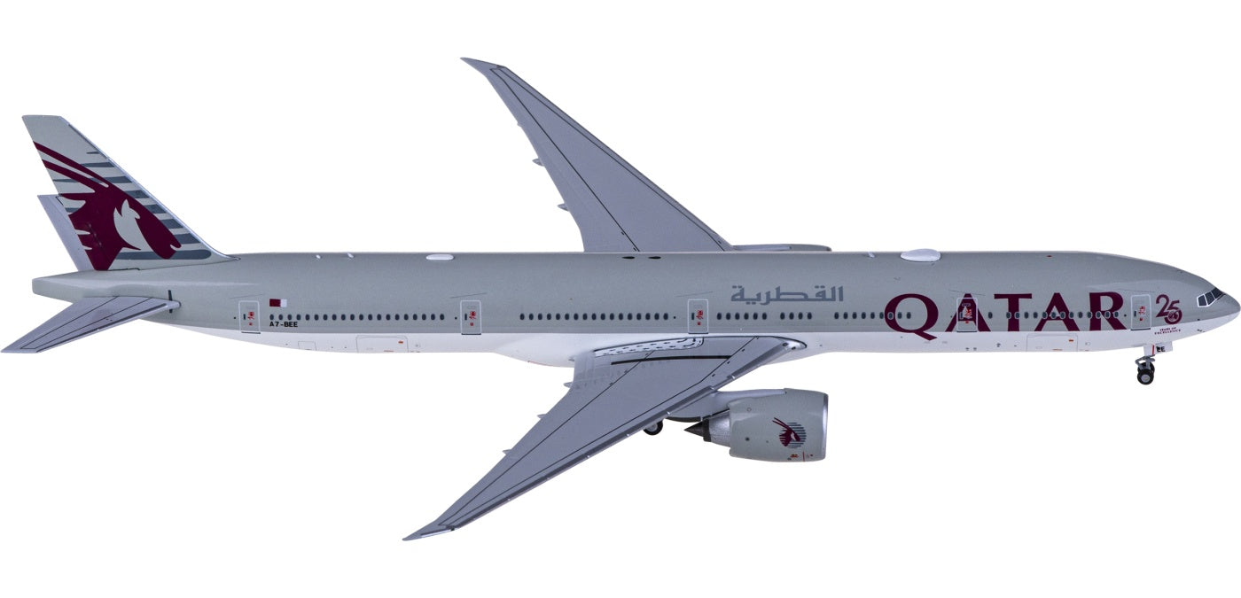 1:400 NG Models NG73010 Qatar Airways Boeing 777-300ER A7-BEE+Free Tractor