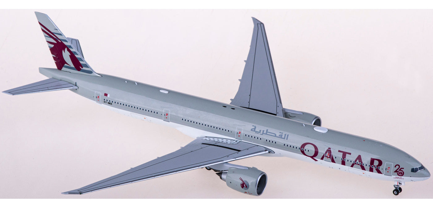 1:400 NG Models NG73010 Qatar Airways Boeing 777-300ER A7-BEE+Free Tractor