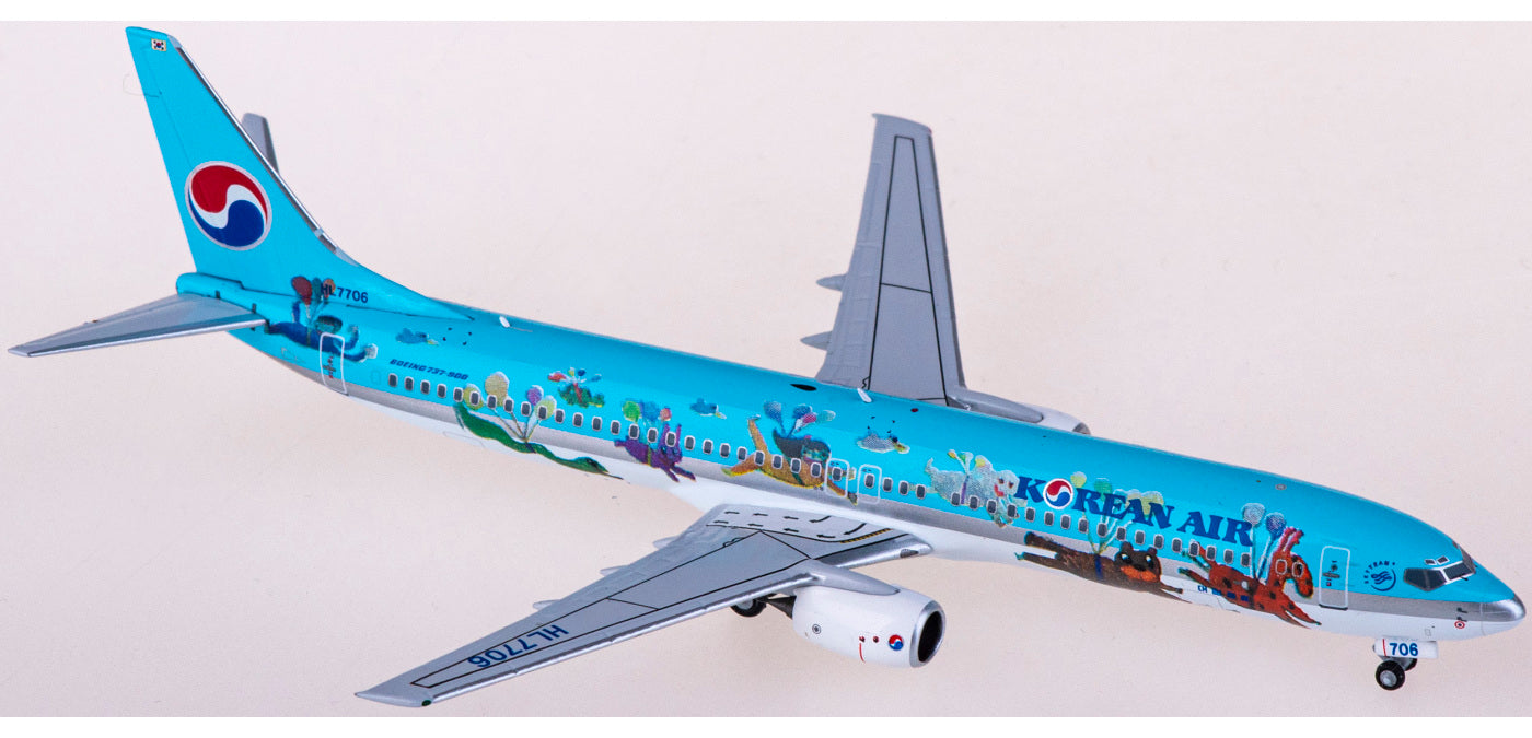 1:400 NG Models NG79018 Korean Air Boeing 737-900 HL7706+Free Tractor