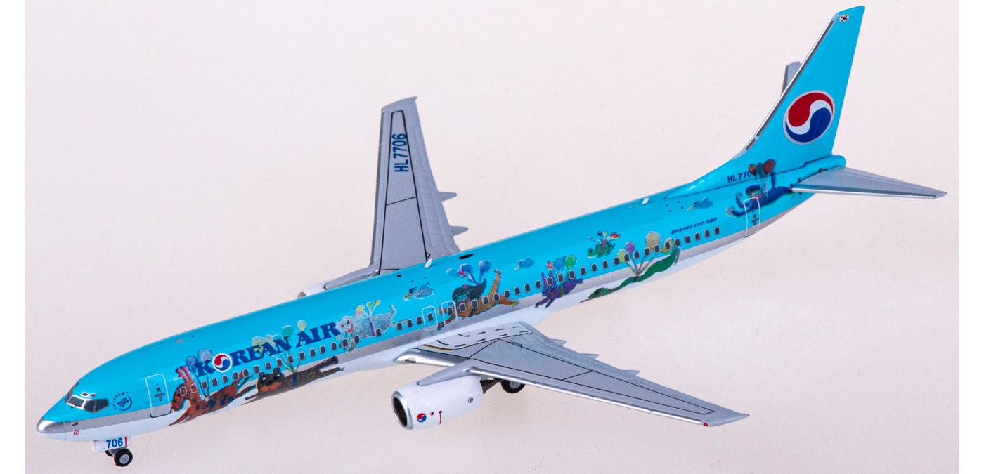 1:400 NG Models NG79018 Korean Air Boeing 737-900 HL7706+Free Tractor