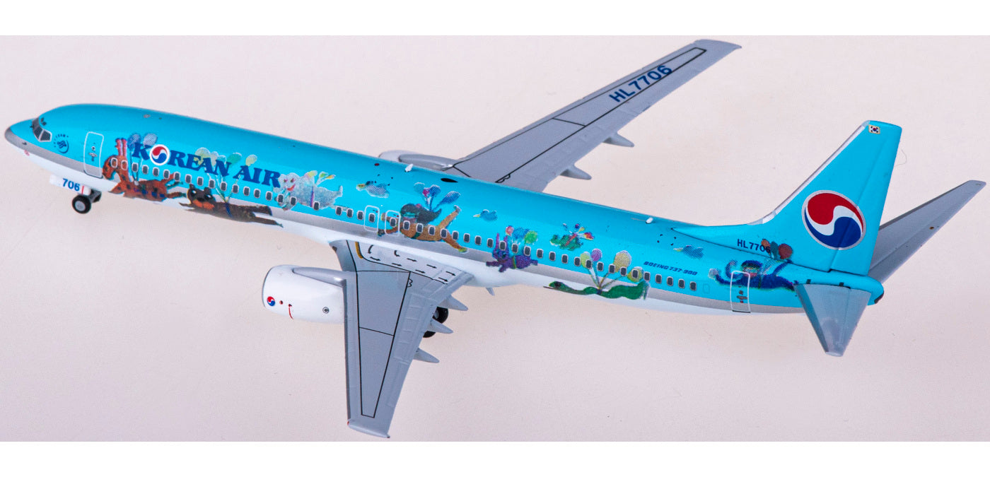 1:400 NG Models NG79018 Korean Air Boeing 737-900 HL7706+Free Tractor