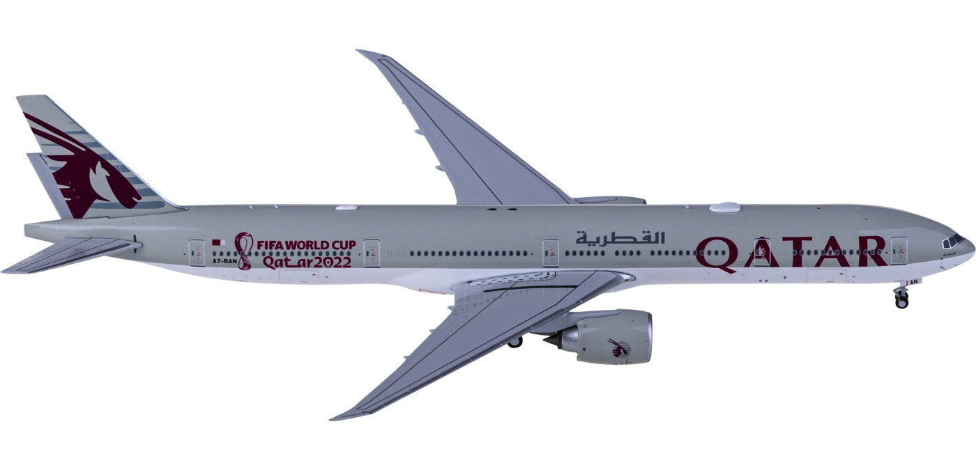 1:400 NG Models NG73026 Qatar Airways Boeing 777-300ER A7-BAN+Free Tractor