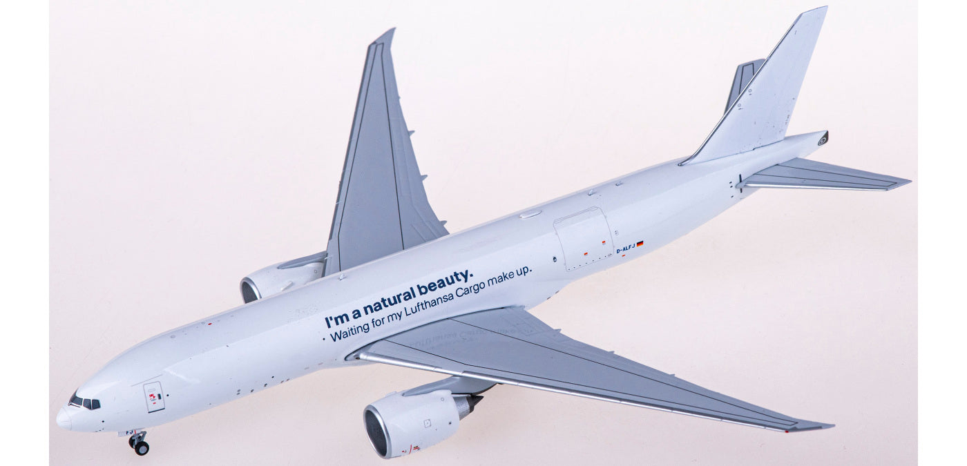 1:400 NG Models NG72013 Lufthansa Cargo Boeing 777F D-ALFJ+Free Tractor