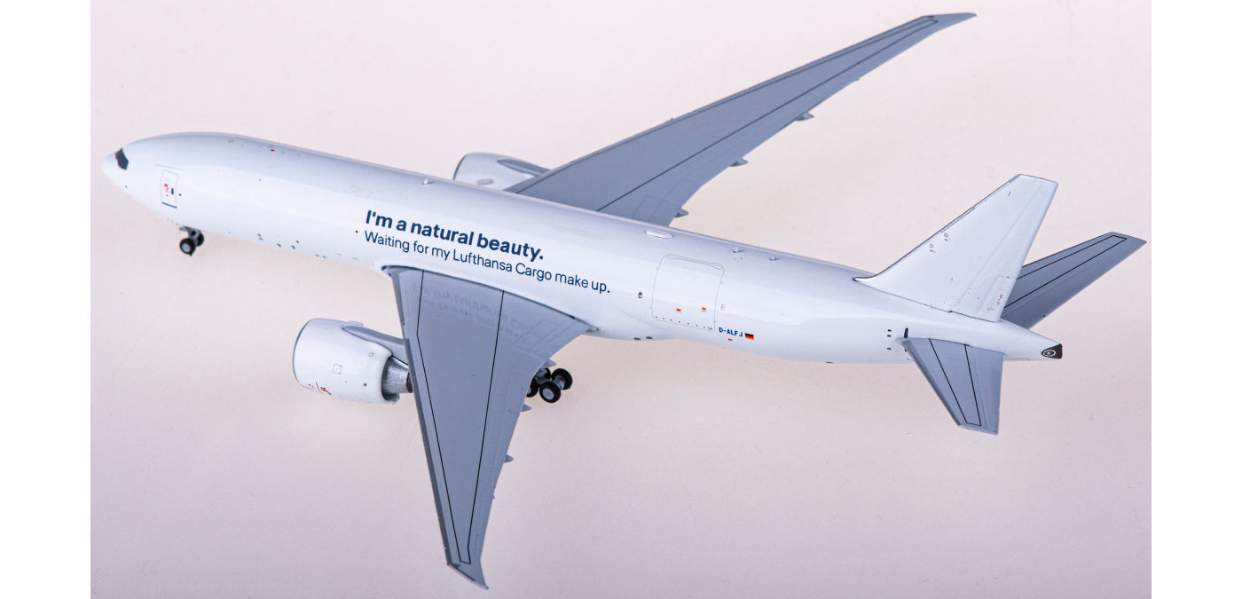 1:400 NG Models NG72013 Lufthansa Cargo Boeing 777F D-ALFJ+Free Tractor