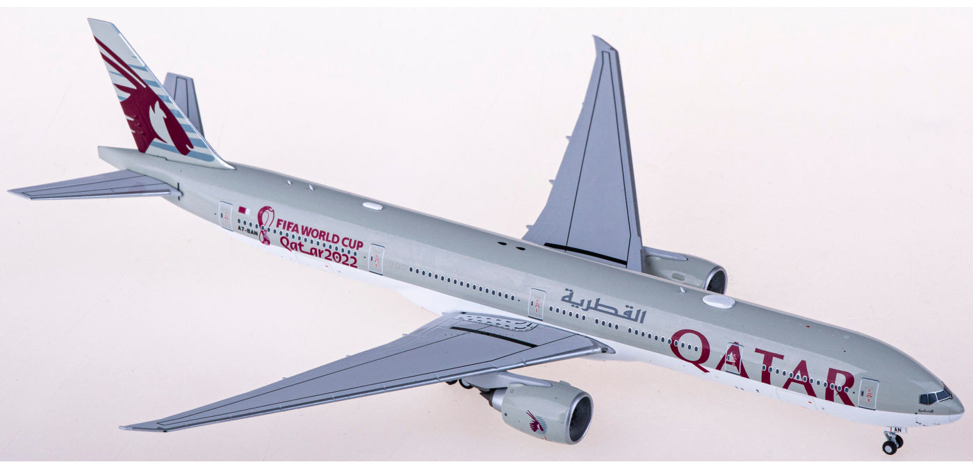 1:400 NG Models NG73026 Qatar Airways Boeing 777-300ER A7-BAN+Free Tractor