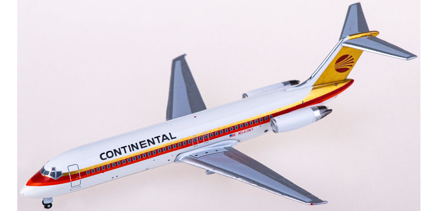 1:400 AeroClassics AC411142 Continental Airlines McDonnell Douglas DC-9-32 N543NY Aircraft Model+Free Tractor