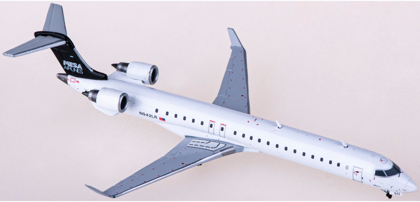 1:400 Geminijets GJASH2031 Mesa Airlines Bombardier CRJ900ER N942LR+Free Tractor