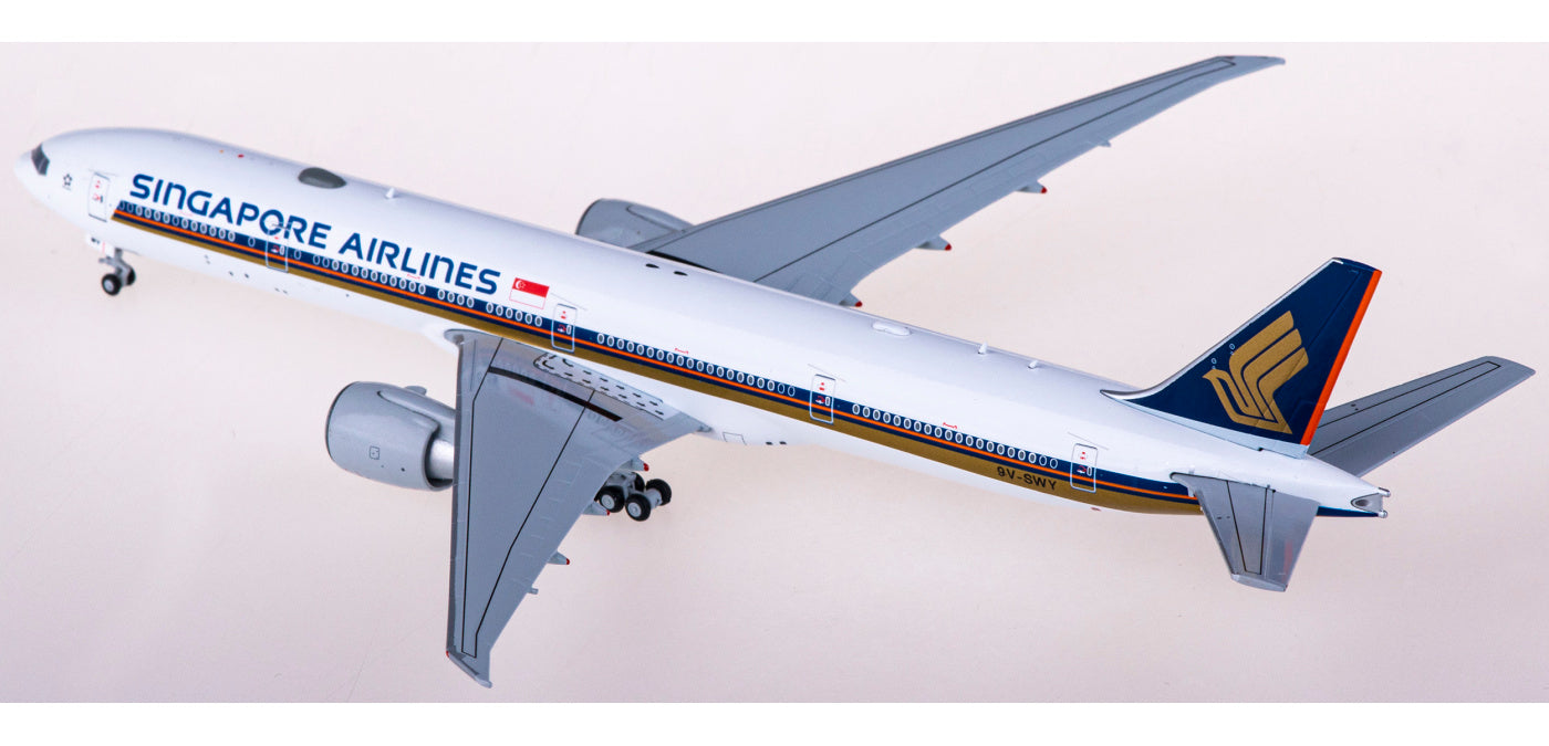 1:400 JC Wings EW477W009 Singapore Airlines Boeing 777-300ER 9V-SWY Aircraft Model+Free Tractor