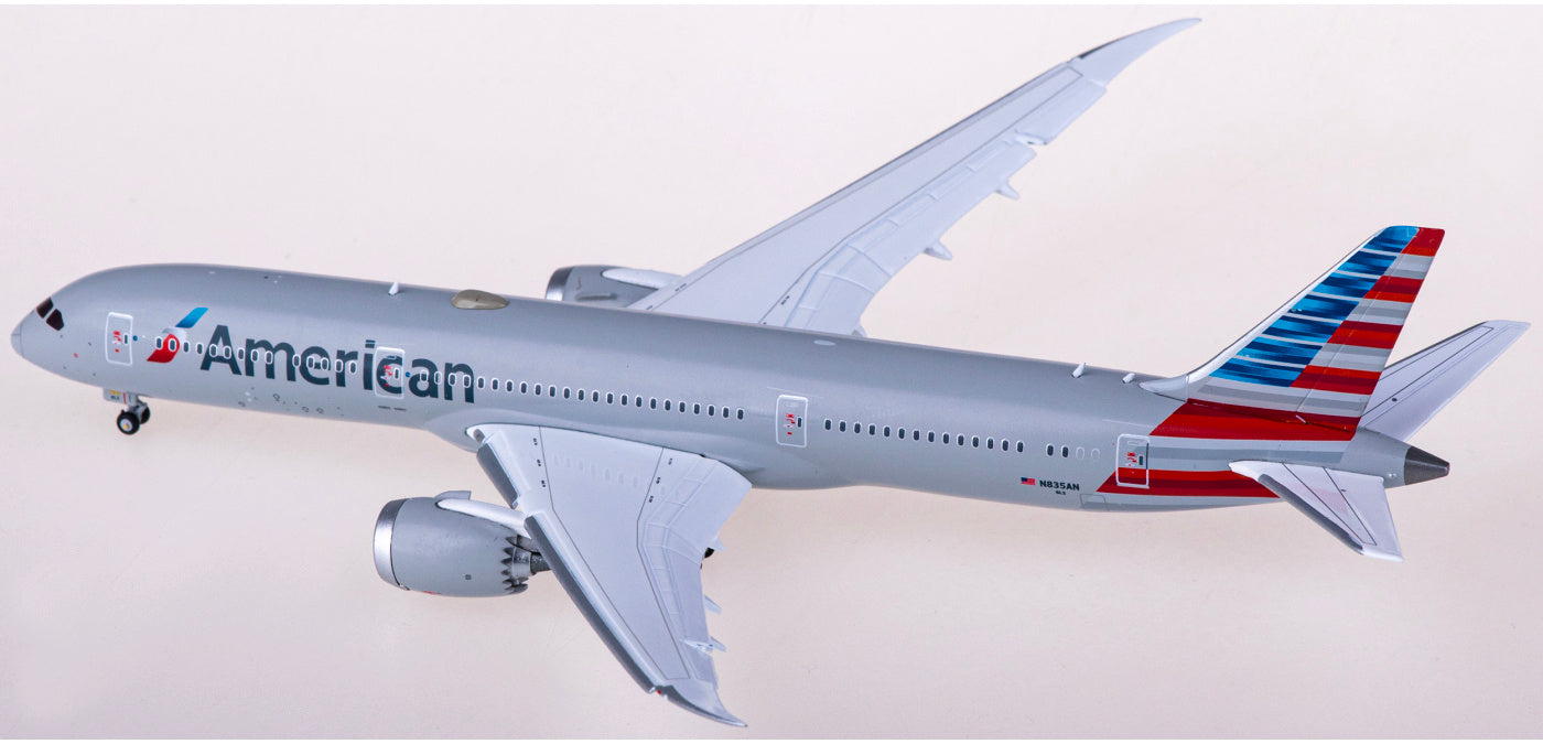 1:400 Geminijets GJAAL2088F American Airlines Boeing 787-9 N835AN "Flaps Down" Aircraft Model+Free Tractor