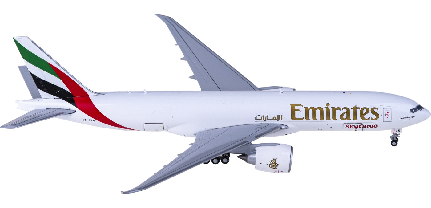 1:400 Geminijets GJUAE2144 Emirates Airways Boeing 777-200LRF A6-EFG  Aircraft Model+Free Tractor