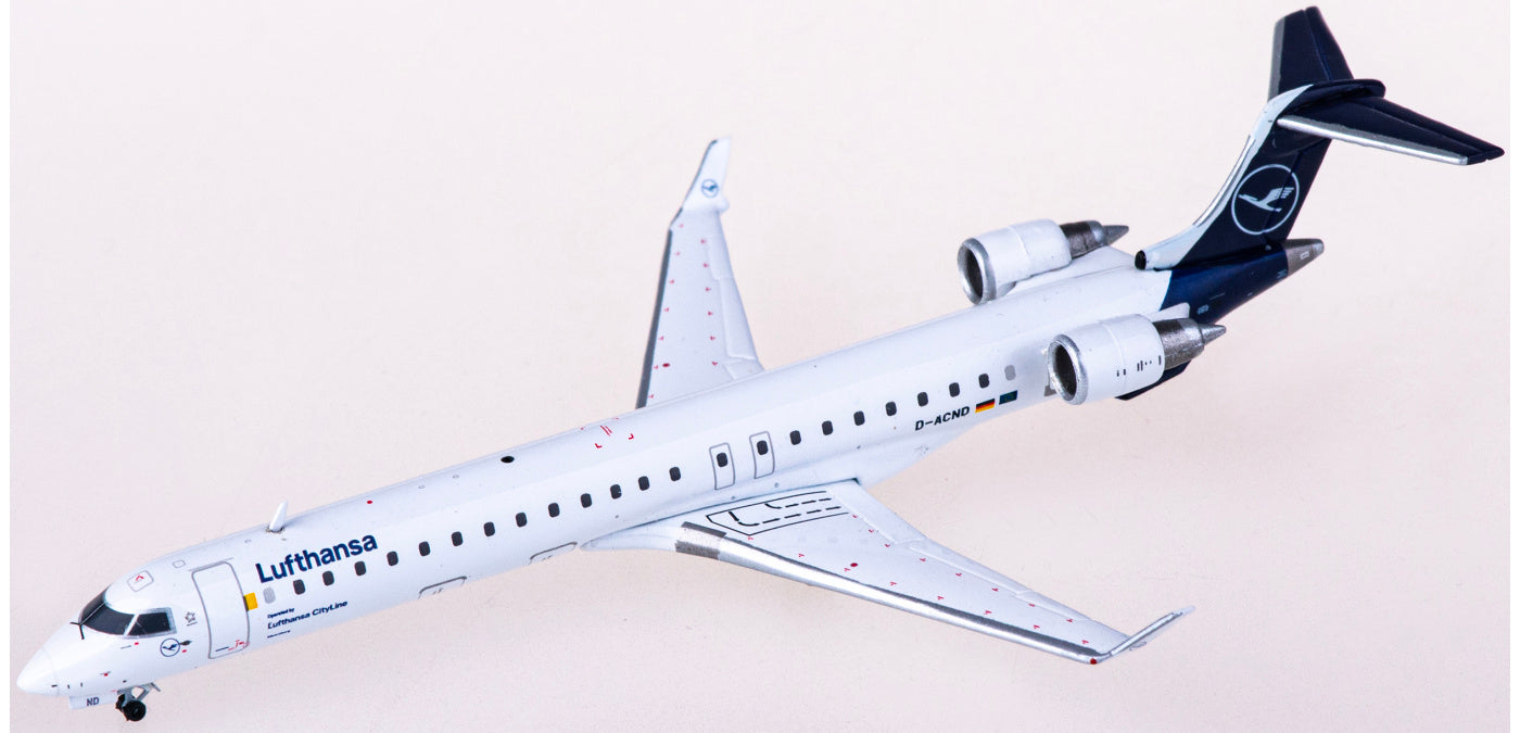 1:400 Geminijets GJCLH2021 Lufthansa Airlines Bombardier CRJ900LR D-ACND+Free Tractor