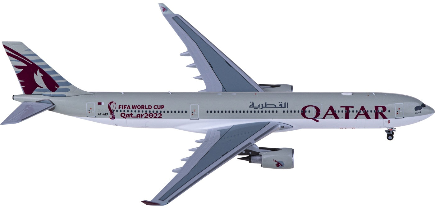 1:400 NG Models NG62045 Qatar Airways Airbus A330-300 A7-AEF+Free Tractor