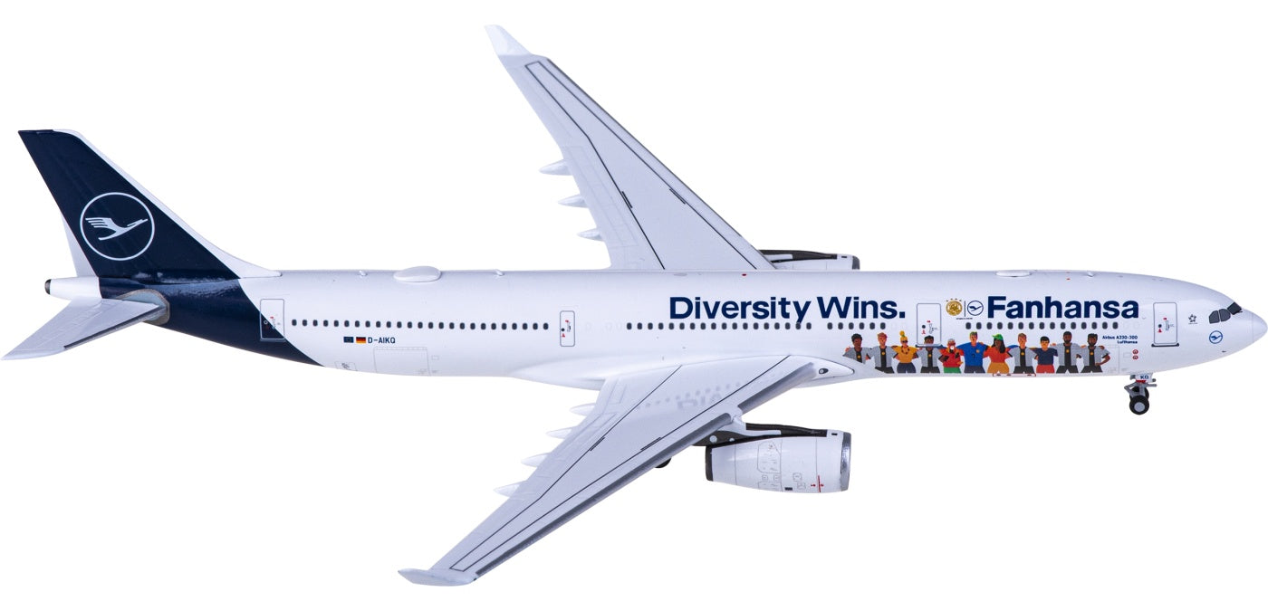 1:400 NG Models NG62049 Lufthansa Airlines Airbus A330-300 D-AIKQ+Free Tractor