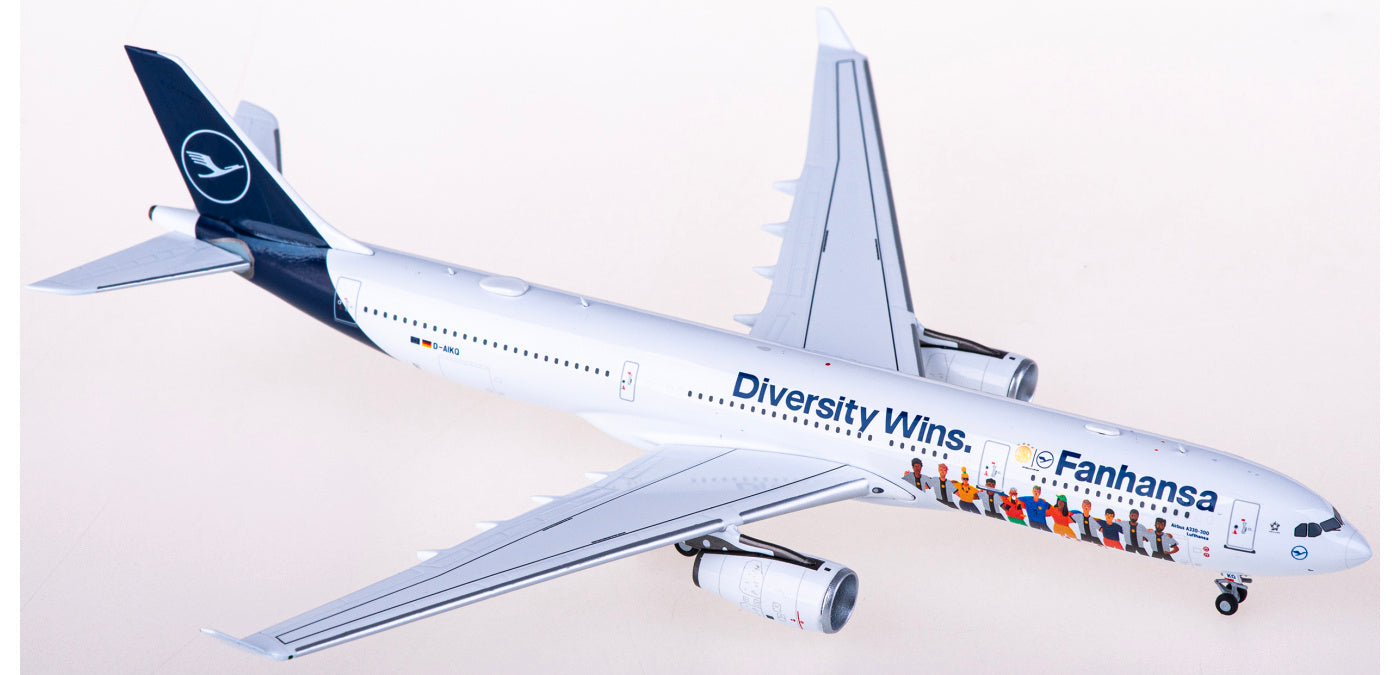 1:400 NG Models NG62049 Lufthansa Airlines Airbus A330-300 D-AIKQ+Free Tractor