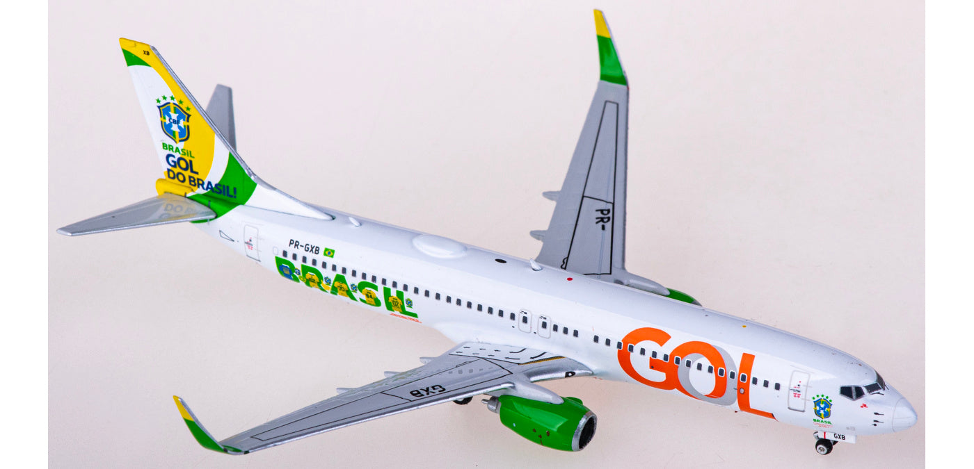 1:400 Phoenix PH04500 GOL Boeing 737-800 PR-GXB+Free Tractor