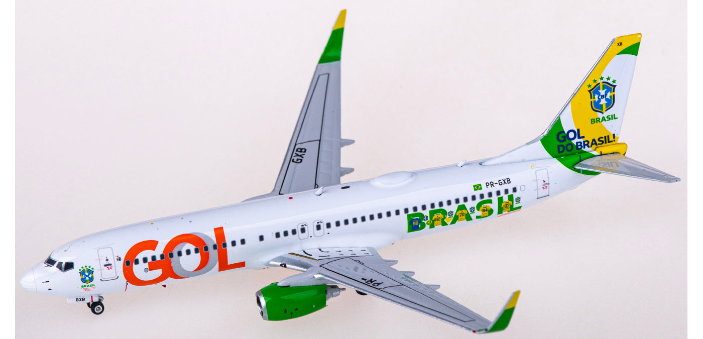 1:400 Phoenix PH04500 GOL Boeing 737-800 PR-GXB+Free Tractor