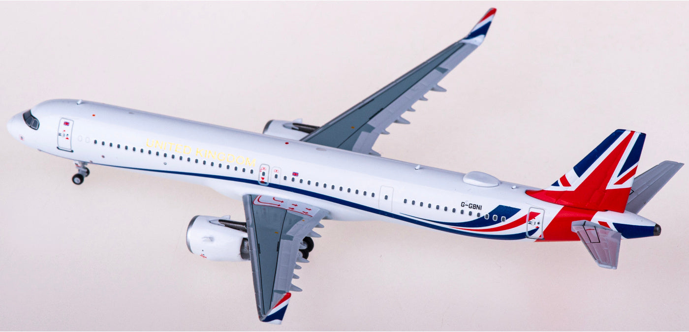 1:400 NG Models NG13071 RAF Airbus A321neo G-GBNI+Free Tractor