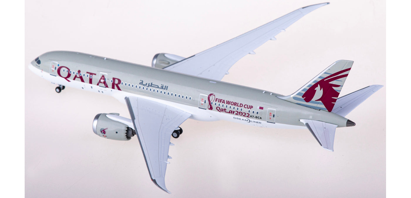 1:400 NG Models NG59009 Qatar Airways Boeing 787-8 Dreamliner A7-BCA+Free Tractor