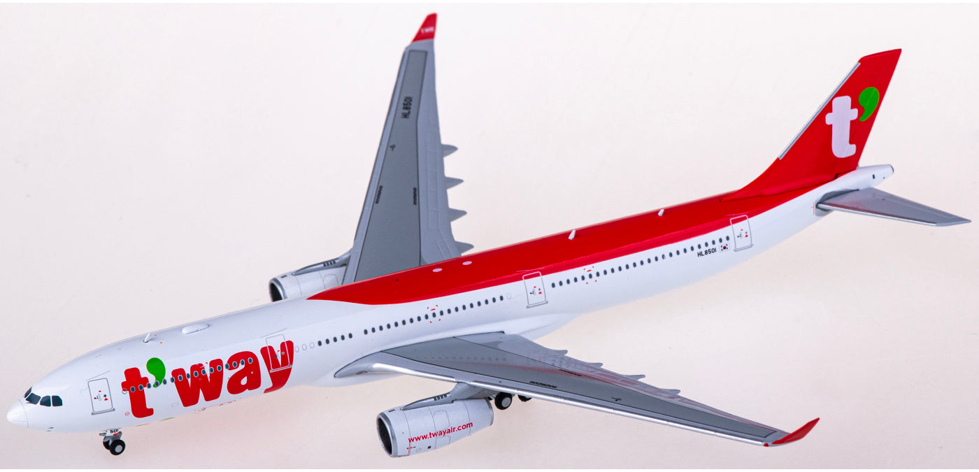 1:400 JC Wings LH4283 TwayAir Airbus A330-300 HL8501+Free Tractor