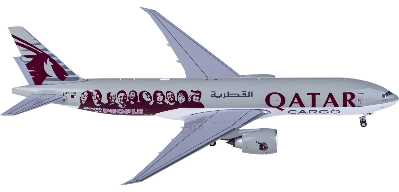 1:400 NG Models NG72025 Qatar Cargo Boeing 777F A7-BFG+Free Tractor