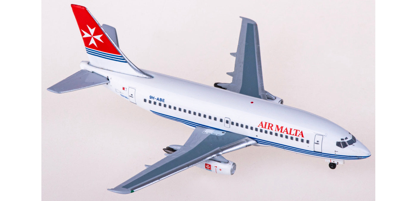 1:400 AeroClassics  AC411180 Air Malta Boeing 737-200 9H-ABE Aircraft Model+Free Tractor