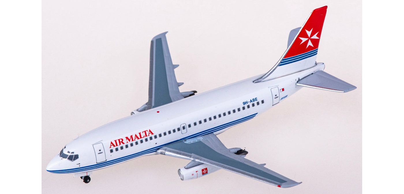 1:400 AeroClassics  AC411180 Air Malta Boeing 737-200 9H-ABE Aircraft Model+Free Tractor