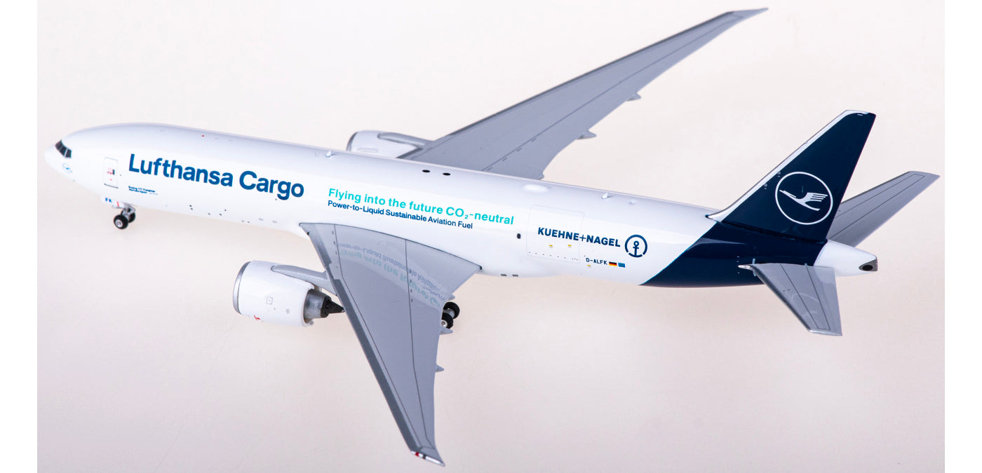 1:400 Phoenix PH04511 Lufthansa Cargo Boeing 777-200F D-ALFK+Free Tractor