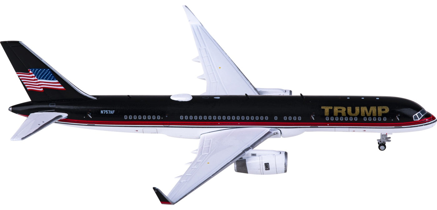 1:400 Geminijets GJTRU2171 Trump Shuttle Boeing 757-200 N757AF Aircraft Model+Free Tractor