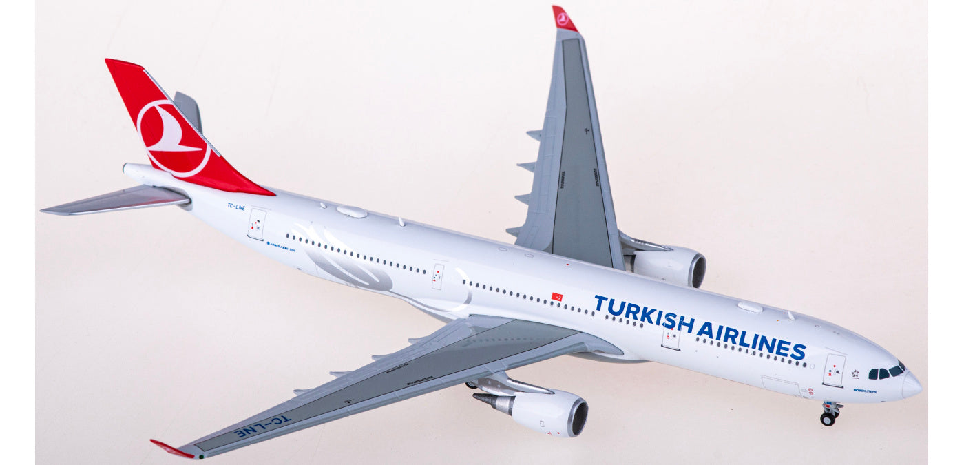 1:400 JC Wings EW4333013 Turkish Airlines Airbus A330-300 TC-LNE Aircraft Model+Free Tractor