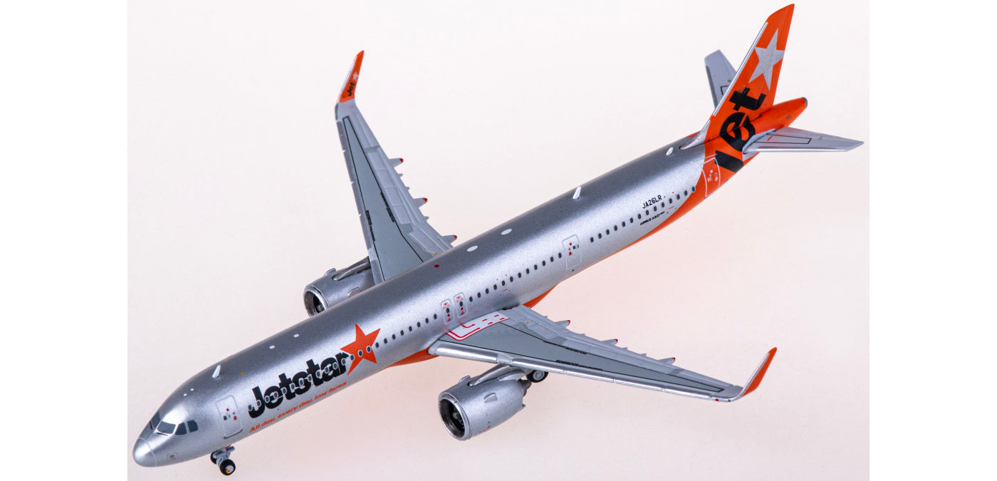 1:400 JC Wings EW421N011 Jetstar Airbus A321neo JA26LR+Free Tractor