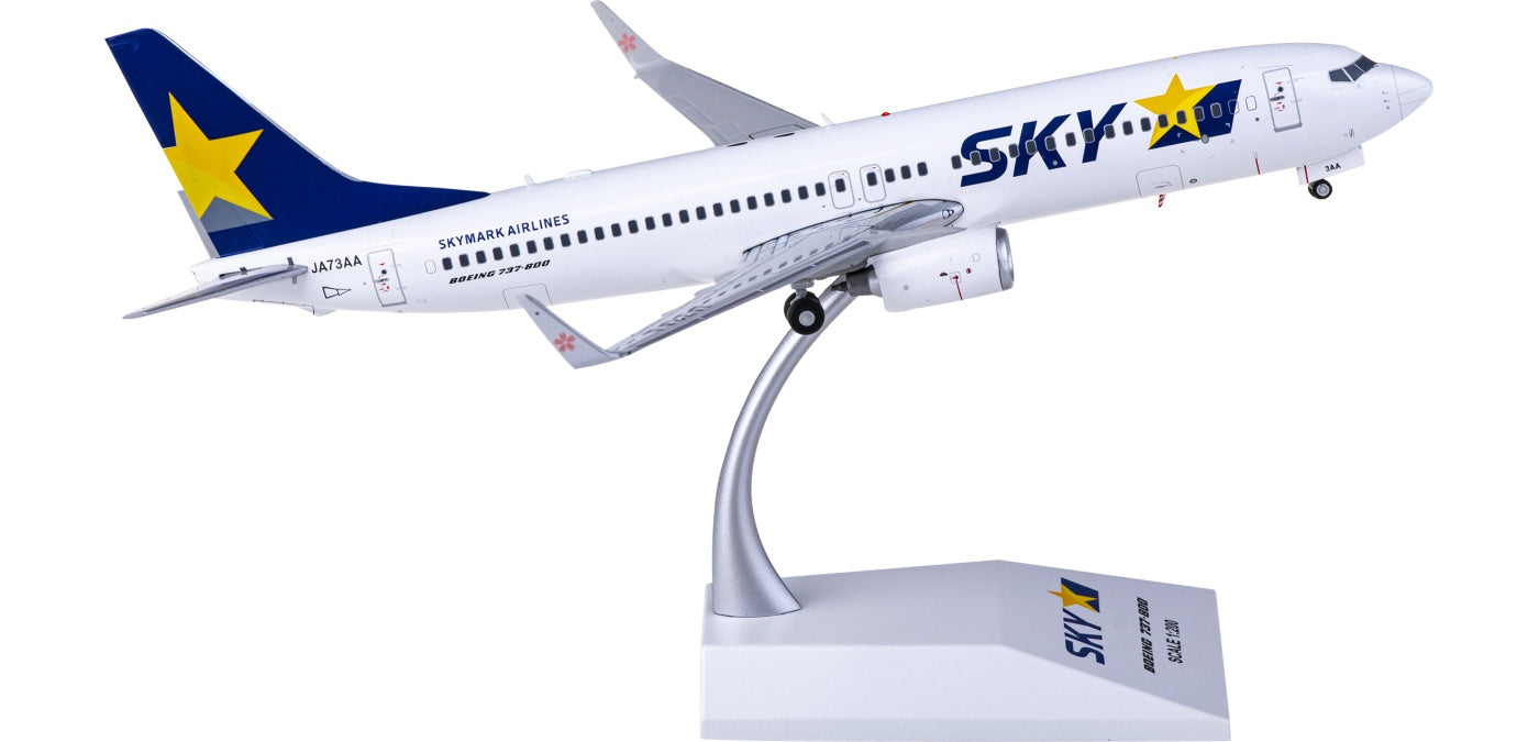 1:200 JC Wings EW2738012 Skymark Airlines Boeing 737-800 JA73AA