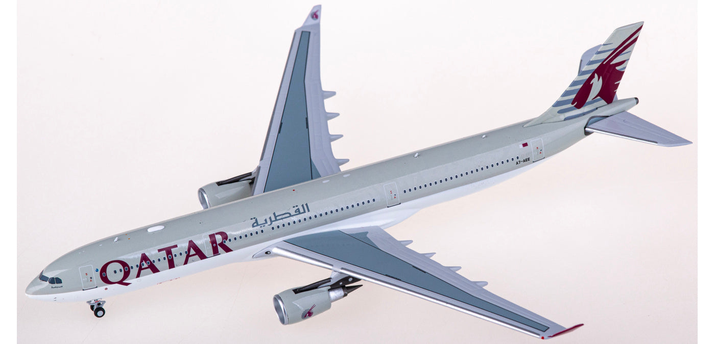 1:400 NG Models NG62037 Qatar Airways Airbus A330-300 A7-AEE+Free Tractor