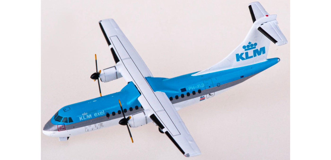 1:400 JC Wings XX40004 KLM ATR-42-300 PH-XLD+Free Tractor