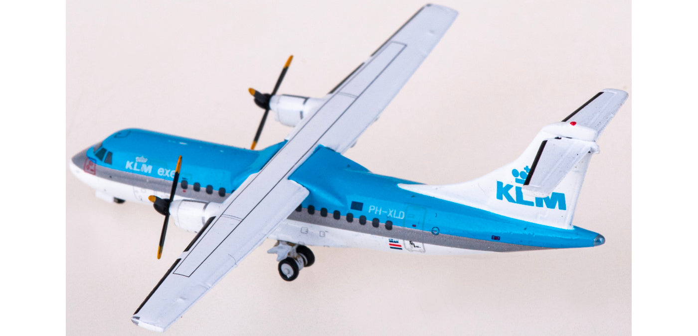 1:400 JC Wings XX40004 KLM ATR-42-300 PH-XLD+Free Tractor