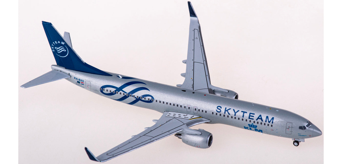 1:400 JC Wings XX40003 KLM Boeing 737-900 PH-BXO "SKYTEAM" Aircraft Model+Free Tractor