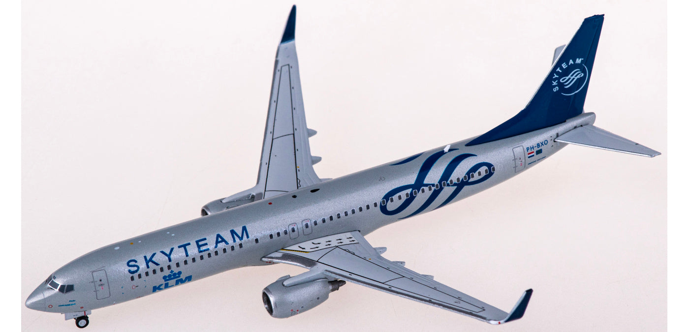 1:400 JC Wings XX40003 KLM Boeing 737-900 PH-BXO "SKYTEAM" Aircraft Model+Free Tractor