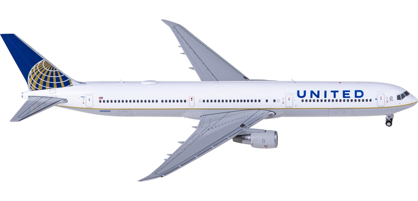 1:400 Geminijets GJUAL2155 United Airlines Boeing 767-400ER N69059 Aircraft Model+Free Tractor