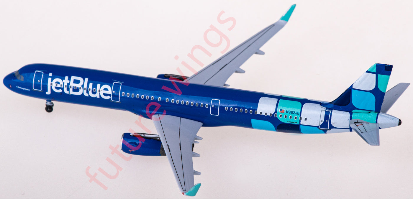 1:400 AeroClassics AC411269 JetBlue Airbus A321 N982JB Aircraft Model+Free Tractor