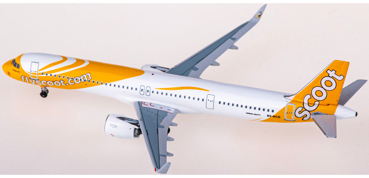 1:400 AeroClassics AC411304 Scoot Airbus A320neo 9V-NCD Aircraft Model+Free Tractor