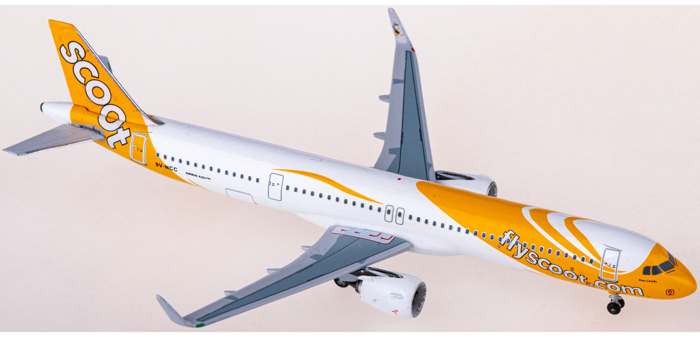 1:400 AeroClassics AC411303 Scoot Airbus A320neo 9V-NCC Aircraft Model+Free Tractor