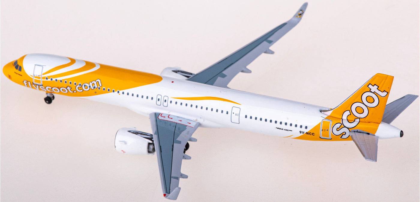 1:400 AeroClassics AC411303 Scoot Airbus A320neo 9V-NCC Aircraft Model+Free Tractor