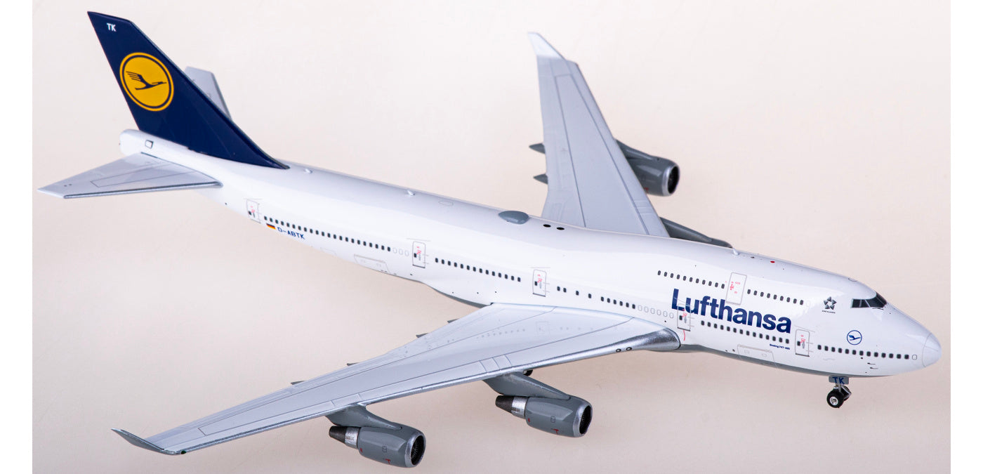 1:400 Phoenix PH04536 Lufthansa Airlines Boeing 747-400 D-ABTK+Free Tractor