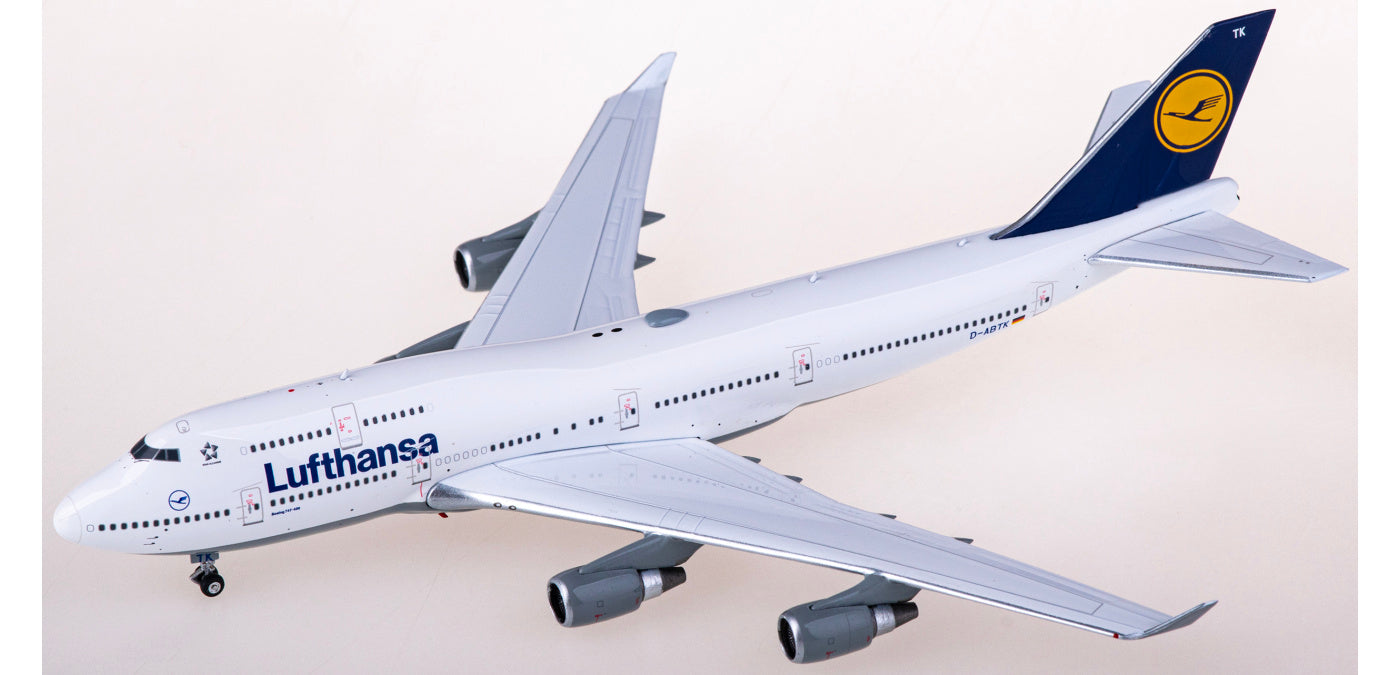 1:400 Phoenix PH04536 Lufthansa Airlines Boeing 747-400 D-ABTK+Free Tractor