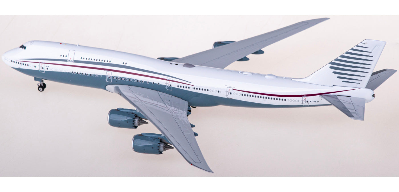 1:400 Phoenix PH04537 Qatar Amiri Flight Boeing 747-8 BBJ A7-HBJ+Free Tractor