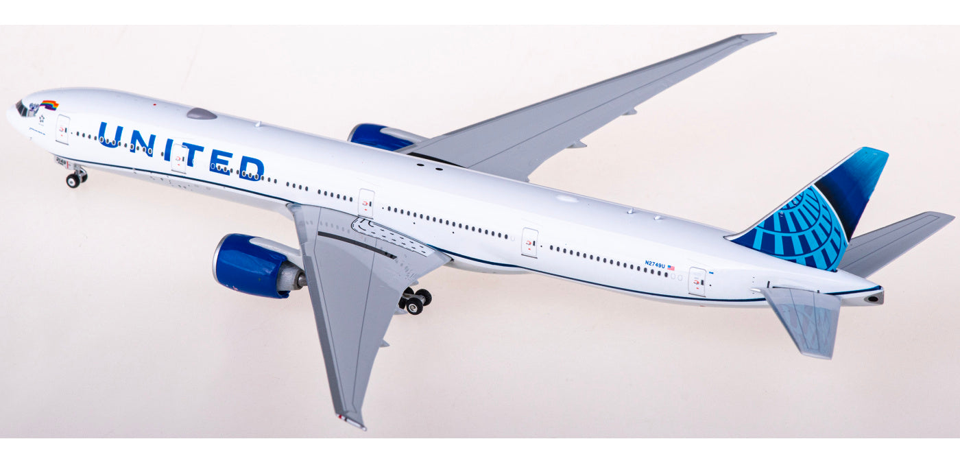 1:400 Phoenix PH04550 United Airlines Boeing 777-300ER N2749U+Free Tractor