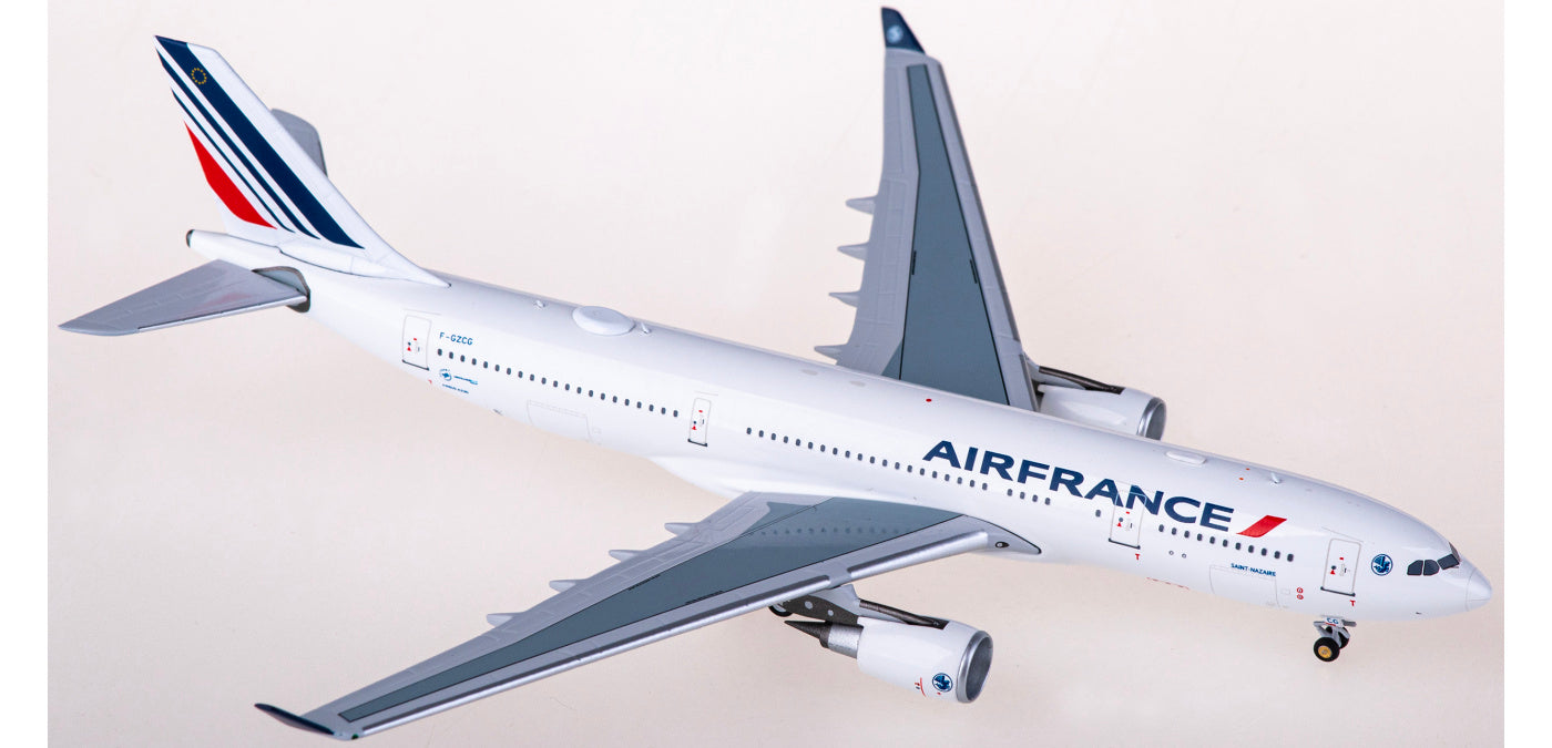 1:400 NG Models NG61059 Air France Airbus A330-200 F-GZCG+Free Tractor